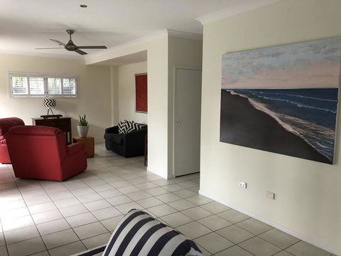 Suranadi Beach House 1 - Holiday Cairns 12