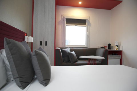 Ibis Sydney Airport - Holiday Cairns 0