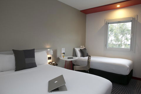 Ibis Sydney Airport - Holiday Cairns 6