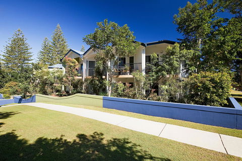 Eco Beach Resort - Holiday Cairns 1