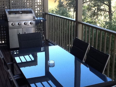Villa De Saran Located Within Cypress Lakes - Holiday Cairns 9