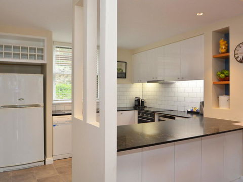 Villa De Saran Located Within Cypress Lakes - Holiday Cairns 8