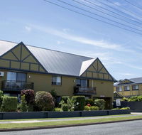 Coastal Bay Motel - Holiday Cairns