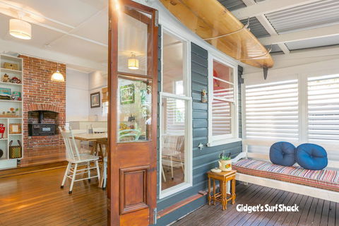 Gidget's Surf Shack - Holiday Cairns 3