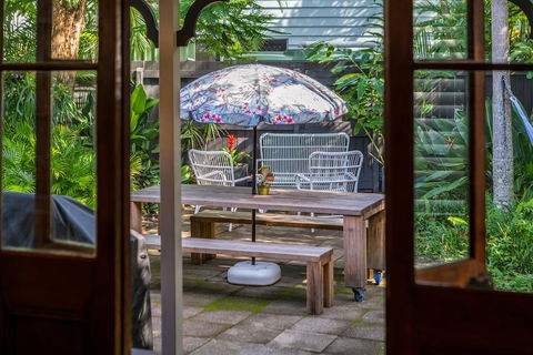 Gidget's Surf Shack - Holiday Cairns 12