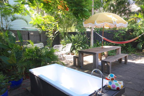 Gidget's Surf Shack - Holiday Cairns 6