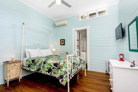 Gidget's Surf Shack - Holiday Cairns 5