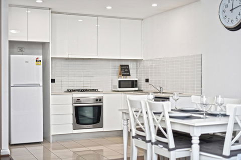 Cosy Apartment In Central Sydney - Holiday Cairns 1