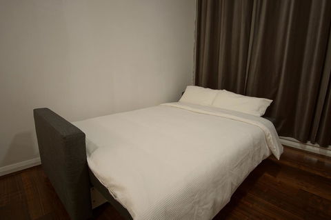 Cosy Apartment In Central Sydney - Holiday Cairns 5