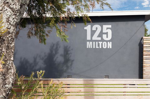 125 Milton - Holiday Cairns 1