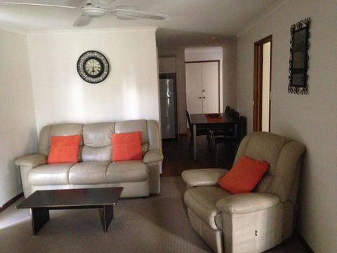 7 Melbourne Street - Holiday Cairns 7