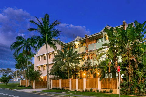 The Terraces Main Beach - Holiday Cairns 2