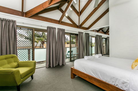 The Terraces Main Beach - Holiday Cairns 36