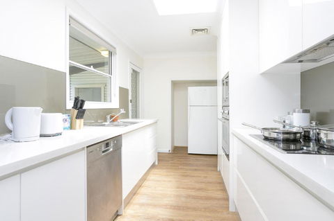 Beautiful Family Holiday House - Holiday Cairns 7