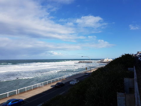 Arena Luxury Beachfront Apartment - Holiday Cairns 38