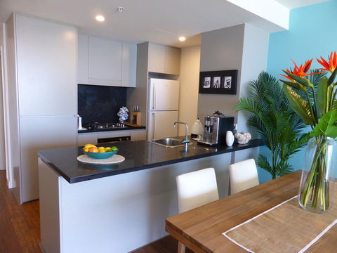 Arena Luxury Beachfront Apartment - Holiday Cairns 17