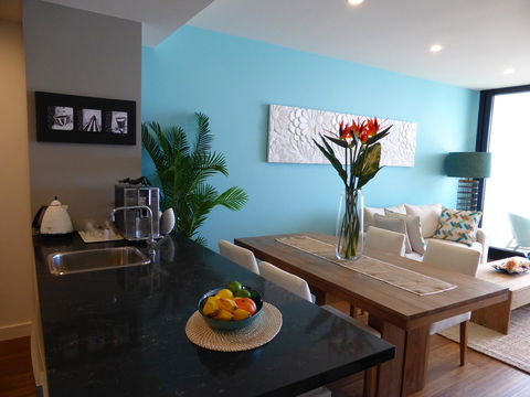 Arena Luxury Beachfront Apartment - Holiday Cairns 35