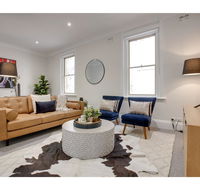 Large stylish and quiet penthouse steps from surf - Holiday Cairns