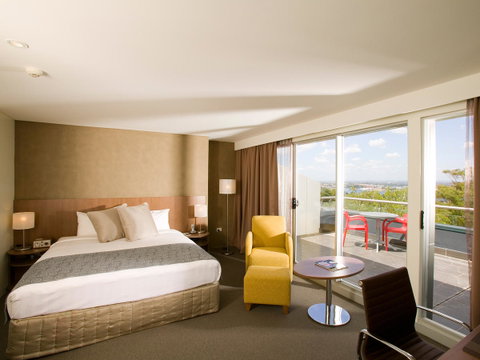 Hotel Urban St Leonards - Holiday Cairns 7
