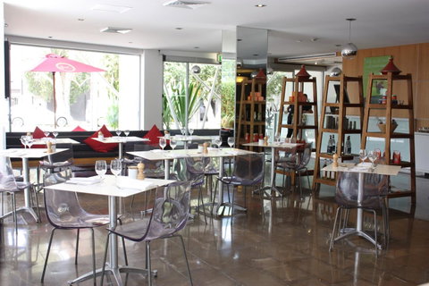 Hotel Urban St Leonards - Holiday Cairns 26