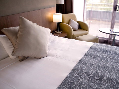 Hotel Urban St Leonards - Holiday Cairns 10