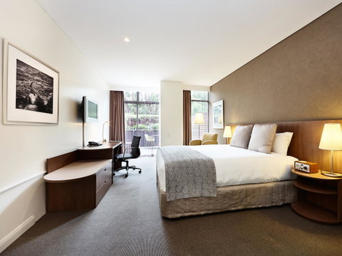 Hotel Urban St Leonards - Holiday Cairns 12