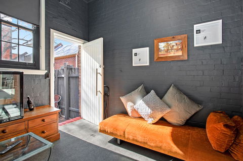 Sydney Harbour Bed And Breakfast - Holiday Cairns 9