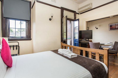 Sydney Harbour Bed And Breakfast - Holiday Cairns 18