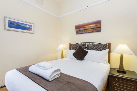 Sydney Harbour Bed And Breakfast - Holiday Cairns 26