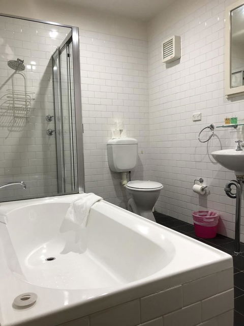 Sydney Harbour Bed And Breakfast - Holiday Cairns 31