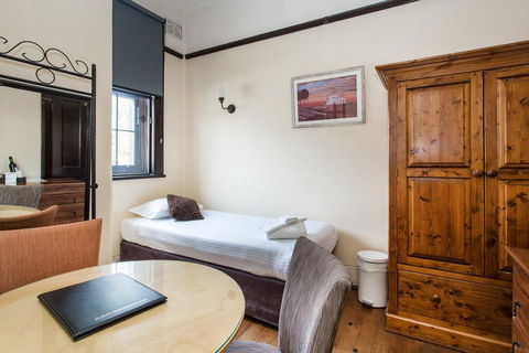 Sydney Harbour Bed And Breakfast - Holiday Cairns 19