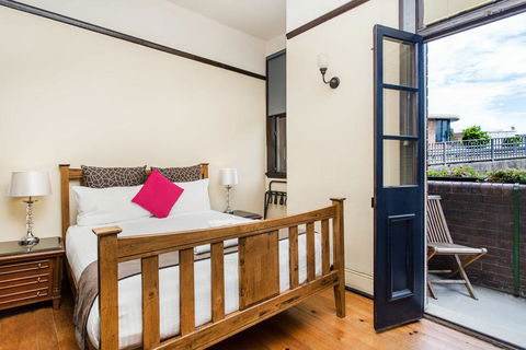 Sydney Harbour Bed And Breakfast - Holiday Cairns 21