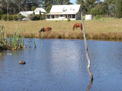 Madigan Wine Country Cottages - Holiday Cairns 2