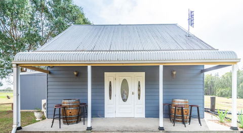 Madigan Wine Country Cottages - Holiday Cairns 20