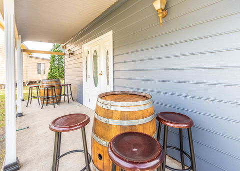 Madigan Wine Country Cottages - Holiday Cairns 21