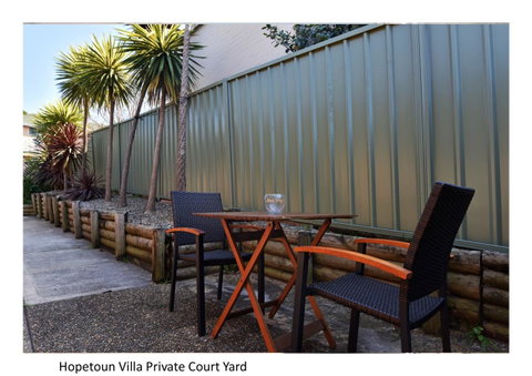Hopetoun Villa - Holiday Cairns 3