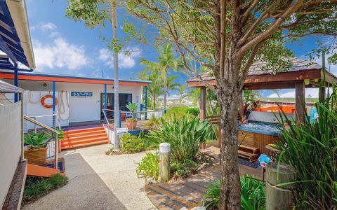 Coast Yamba - Adults Only - Holiday Cairns 4