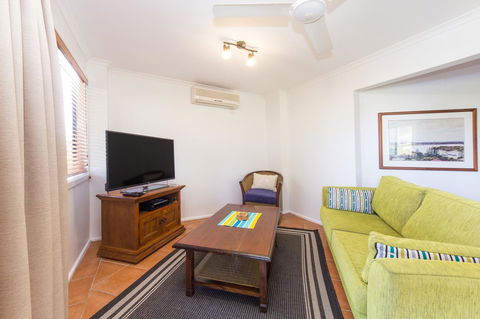Coast Yamba - Adults Only - Holiday Cairns 30