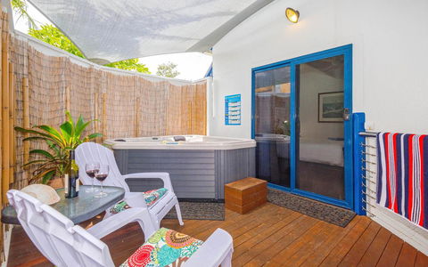 Coast Yamba - Adults Only - Holiday Cairns 3