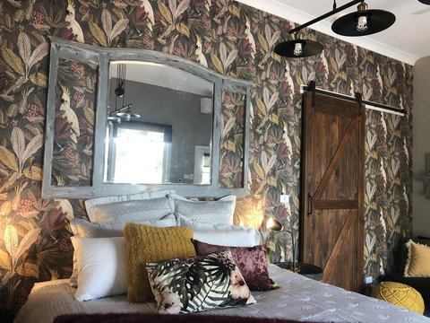 Chanticleer Gardens Barn Cottage With A Pool - Holiday Cairns 20