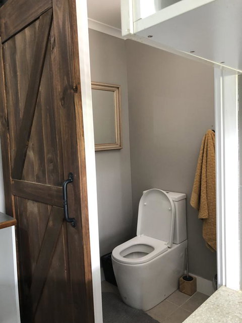 Chanticleer Gardens Barn Cottage With A Pool - Holiday Cairns 21