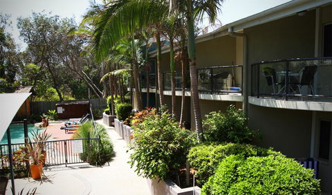 The Byron Beachcomber - Holiday Cairns 26