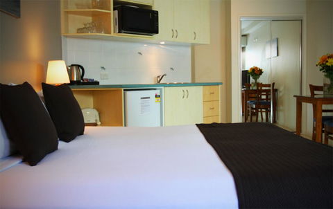 The Byron Beachcomber - Holiday Cairns 8