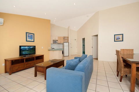 The Byron Beachcomber - Holiday Cairns 38