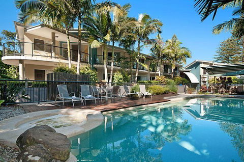 The Byron Beachcomber - Holiday Cairns 1