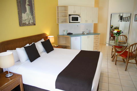 The Byron Beachcomber - Holiday Cairns 18