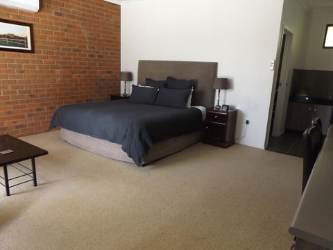 Federation Motel Resort - Corowa - Holiday Cairns 24