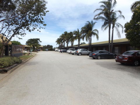 Federation Motel Resort - Corowa - Holiday Cairns 38