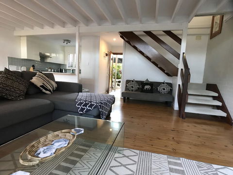 Treetops Everglades Villa - Holiday Cairns 2