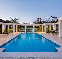 One Mile Mansion - Private Coastal Retreat FREE FAMILY ADVENTURE PASS - Holiday Cairns